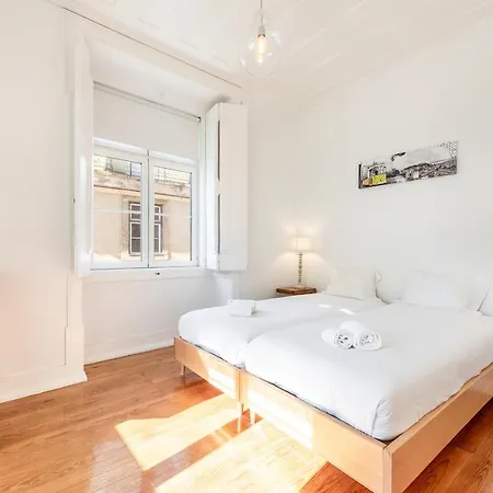 Sunny Downtown Apartment By Guestready *