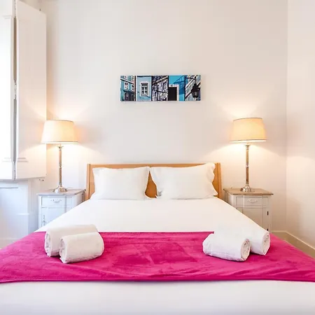Apartment Sunny Downtown Apartment By Guestready