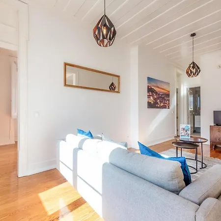 Apartment Sunny Downtown Apartment By Guestready Lisbon