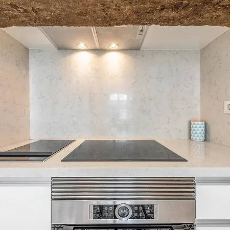 Apartment Sunny Downtown Apartment By Guestready Lisbon